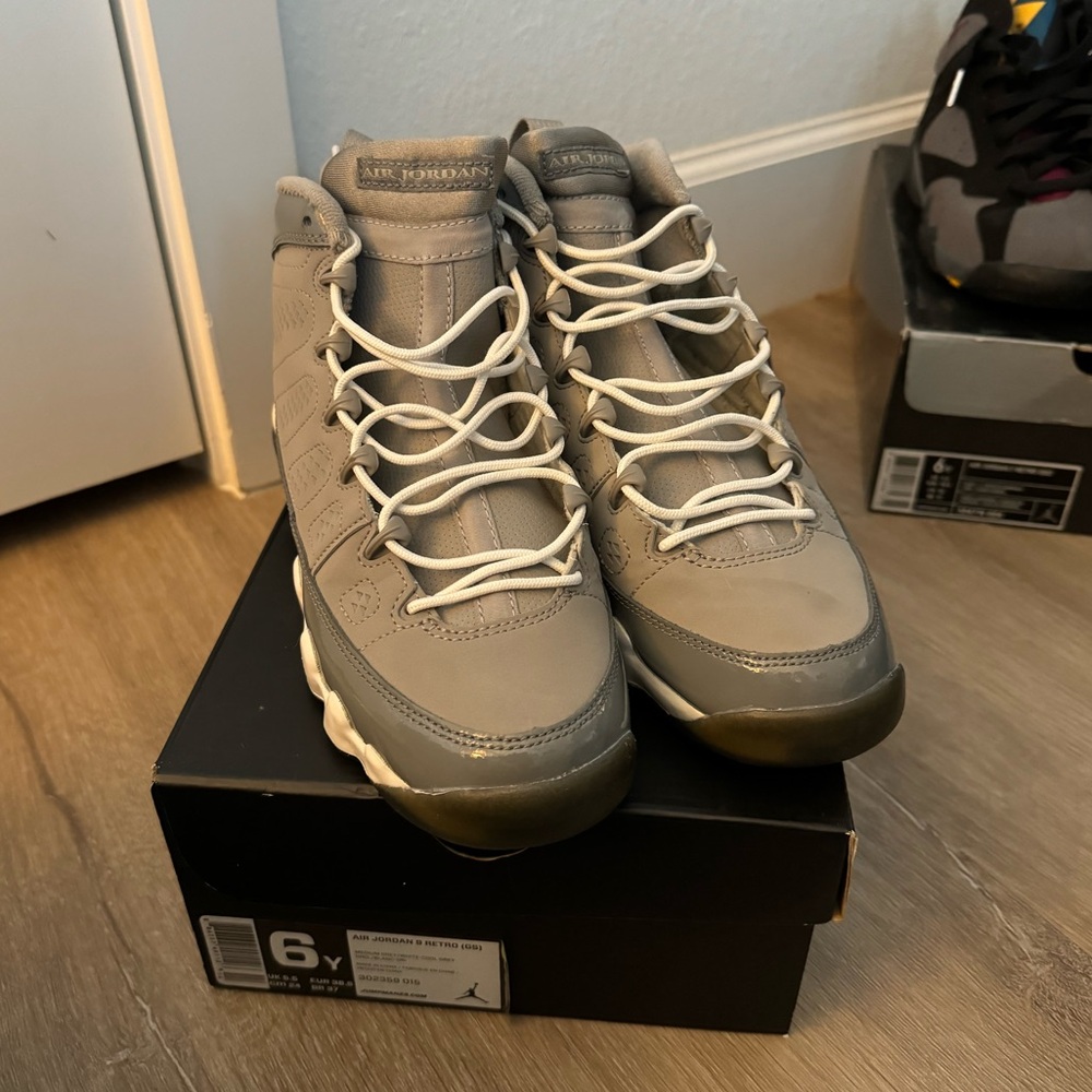 Cool Grey 9s